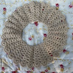 VINTAGE EMBROIDERED COLLAR